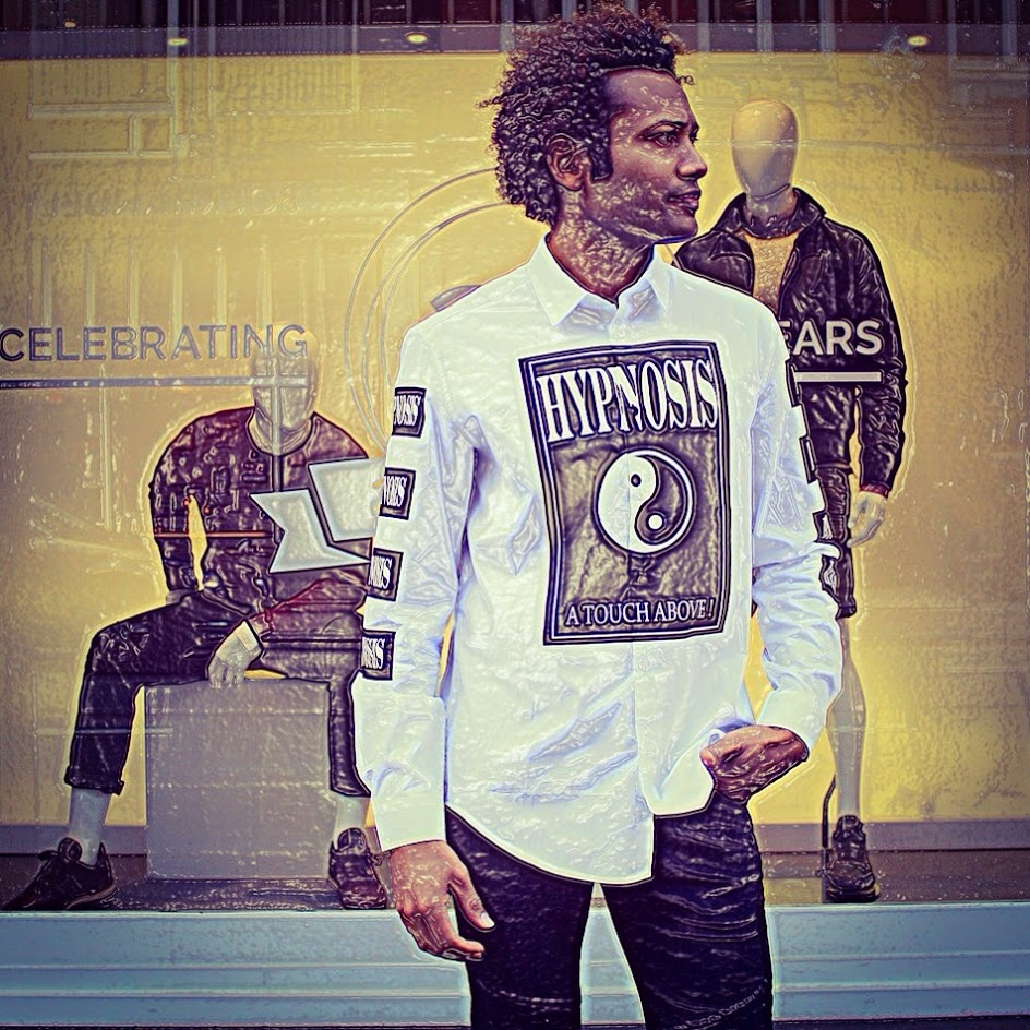 Peddy making music with community